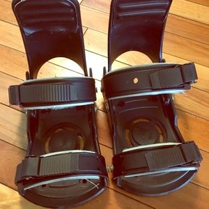 RAGE Youth snowboard bindings, fits boot sizes 2-5